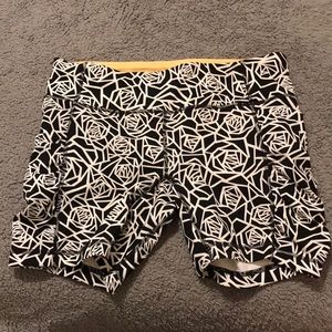 Lululemon train times short